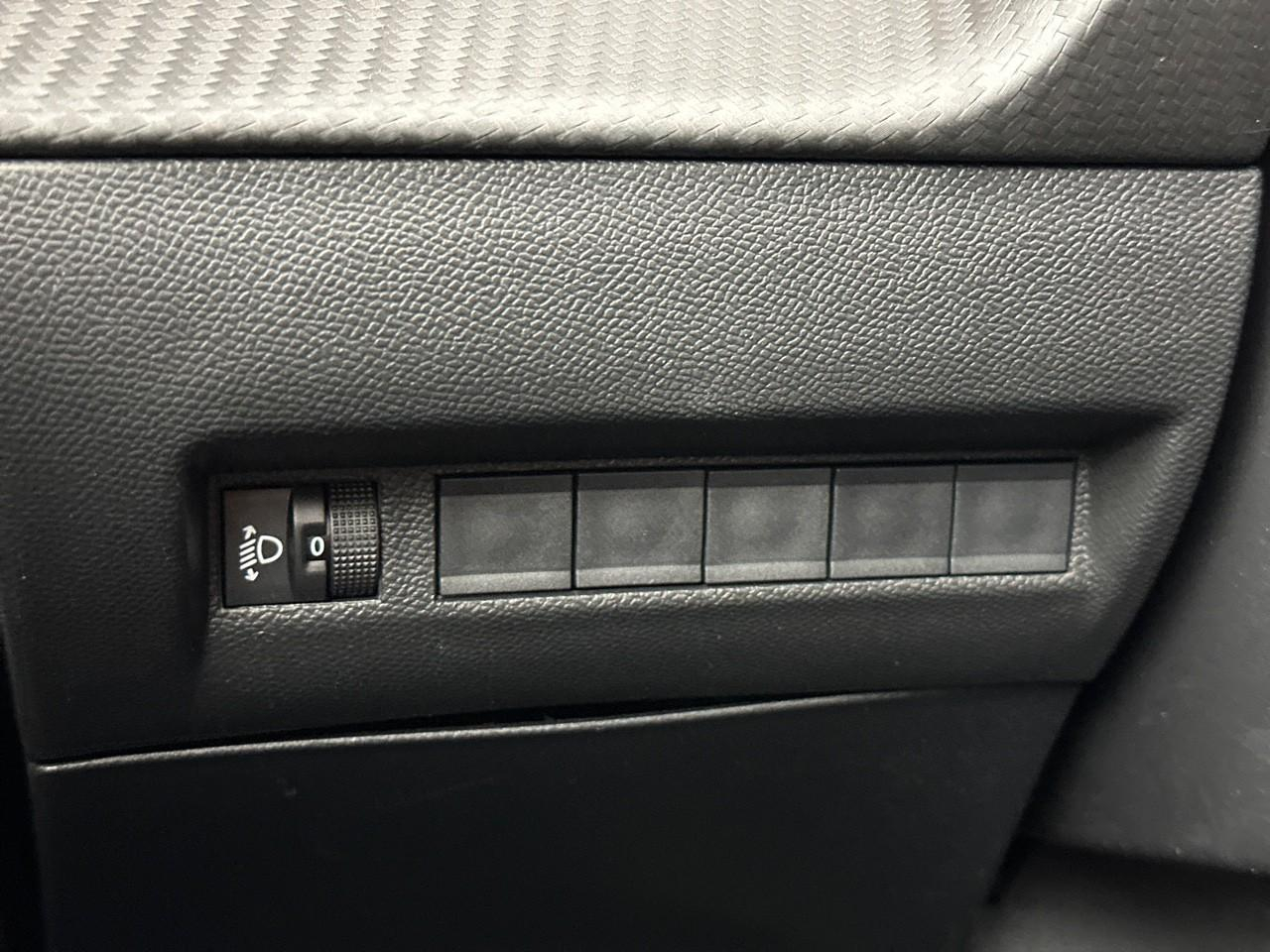 Peugeot 2008 100 s&s bvm6 style — photo 16