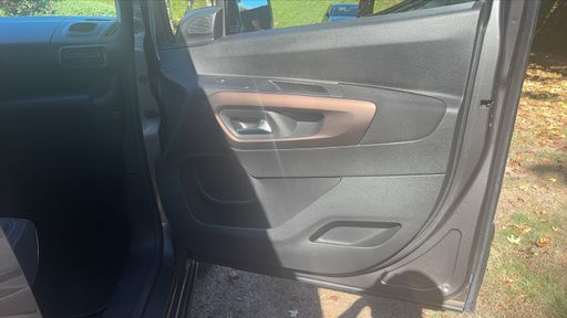 Peugeot Rifter Long 1.5 BlueHDi 130 EAT8 - GT Line – 2020 – 92688 km – Diesel – Boîte Automatique — photo 25