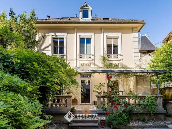 Maison 5 pièces 160 m²
