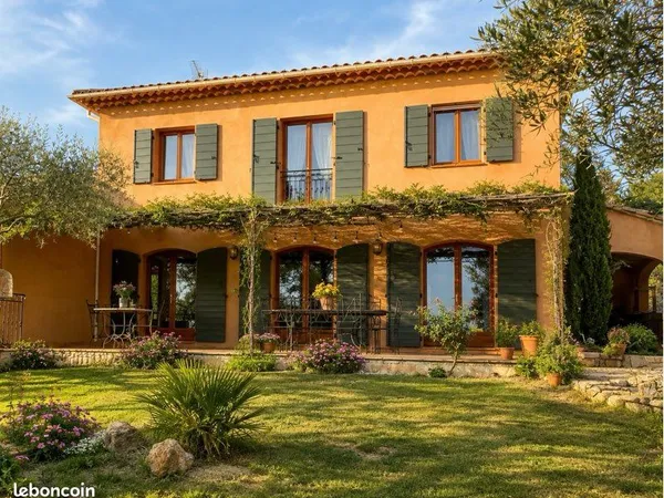 Lorgues centre à pied - Bastide provençale, vue panoramique, piscine & studio indépendant