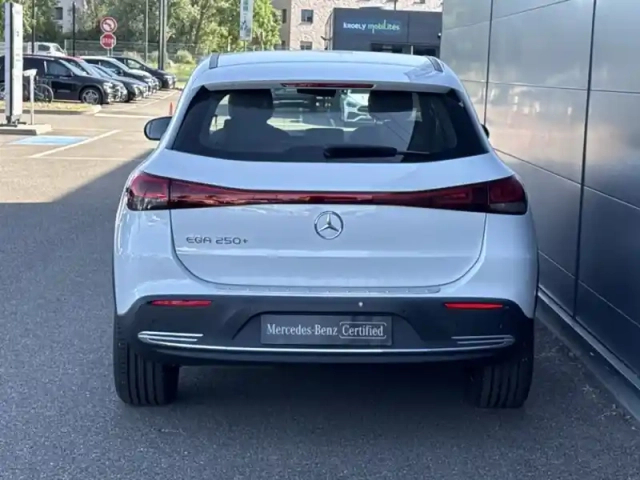 Mercedes Eqa 250+ edition — photo 4
