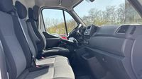 Renault Master F3500 L2H2 2.3 Blue dCi 135ch Confort Euro6 — photo 10