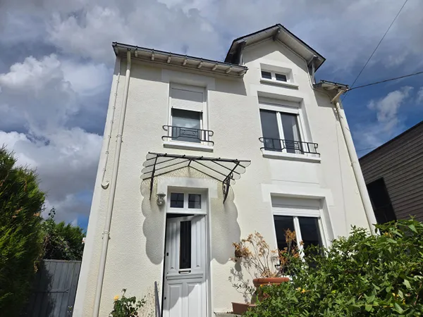 LE MANS - SAINT-PAVIN - BELLE MAISON BOURGEOISE AVEC DEUX STUDIOS