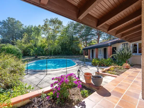 Saint-Orens : 348 m², volumes rares et piscine