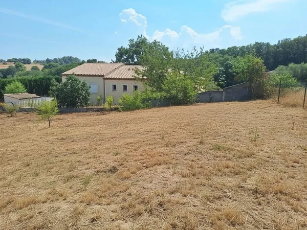 Terrain constructible viabilisé 1000 m2