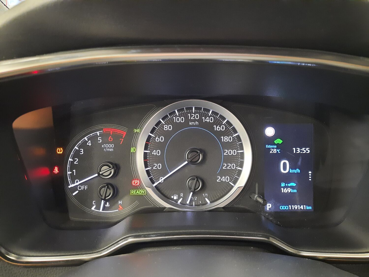 Toyota Corolla Touring Sports — photo 15