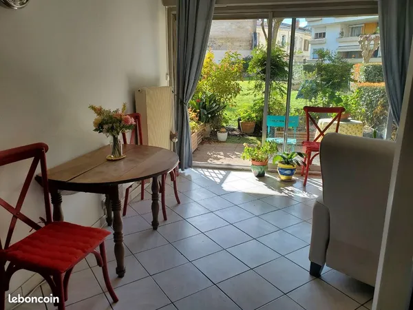 T1 Avec terrasse sur jardin dans residence sensoriale