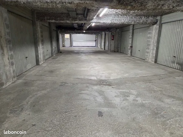 À vendre garage type box - Nantes Est (Grand Blotereau/Landreau)