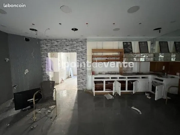 Local commercial 121 m²