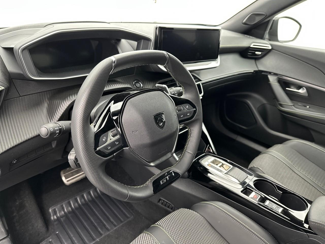 Peugeot 2008 hybrid 136 e-dcs6 gt — photo 8