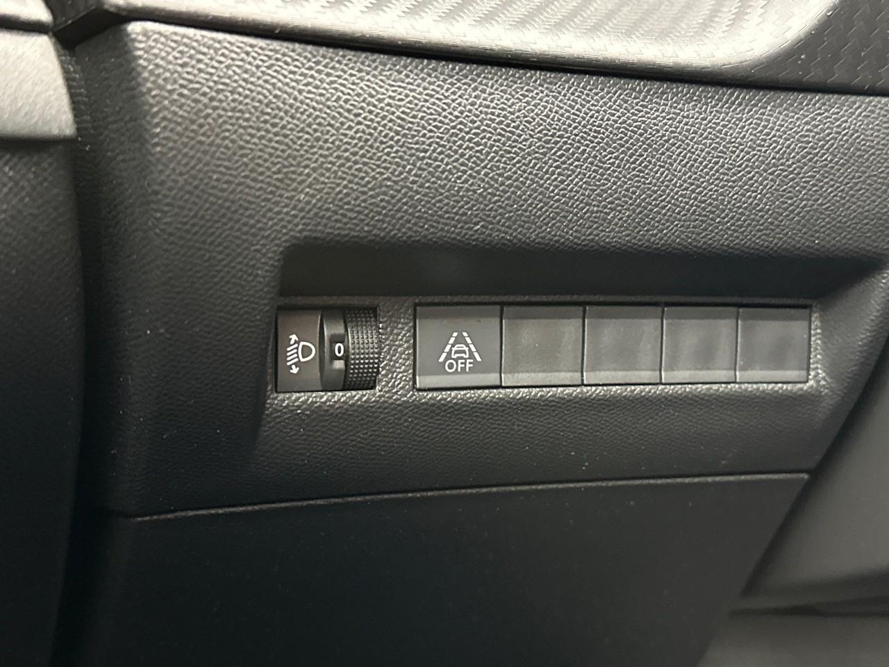 Peugeot 208 puretech 75 s&s bvm5 like — photo 16