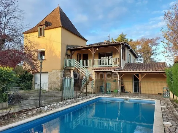 Maison 12 pièces 230 m²