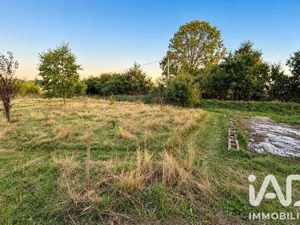 Terrain 900 m²