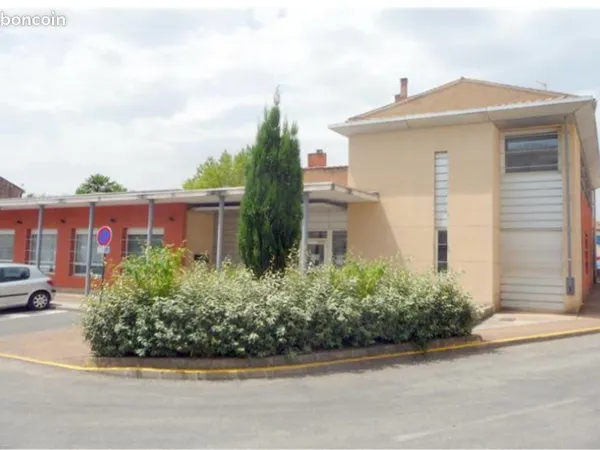 Local Polyvalent Hypercentre Castres