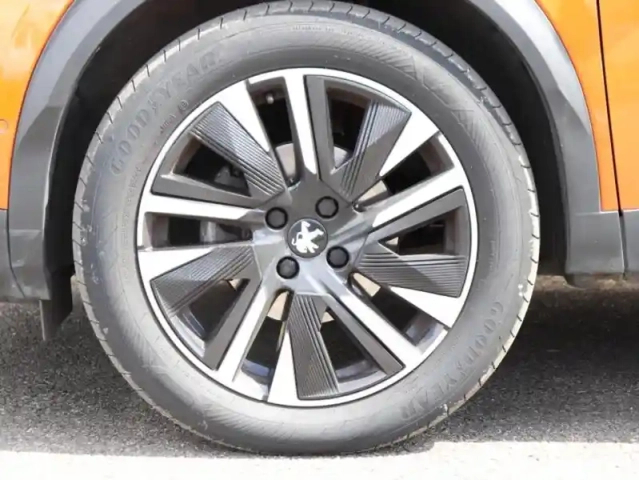 Peugeot 2008 1.2 puretech 130ch s&amp;s gt pack eat8 — photo 9