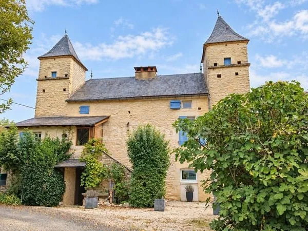 Léobard, proche Gourdon : maison avec gîte, 4 autres gîtes disponibles en supplément