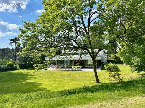 Maison 13 pièces 360 m²