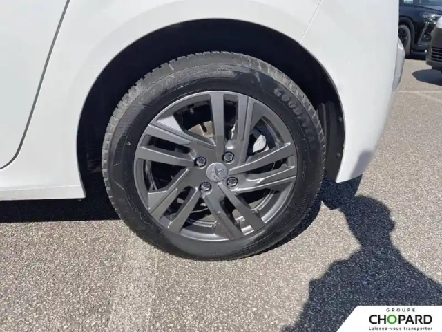 Peugeot 208 puretech 100 s&amp;s eat8 — photo 11