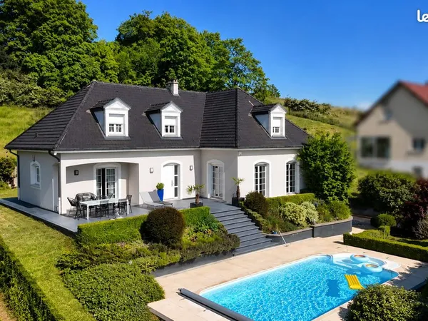 Propriété 7 pièces 226 m²