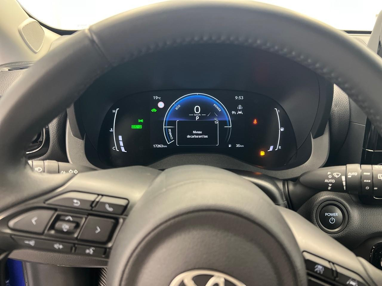 Toyota Yaris hybride 130h collection — photo 21
