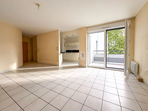 ANGERS DESJARDINS APPARTEMENT T3 AVEC BALCON CAVE ET STATIONNEMENT