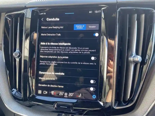 Volvo Xc60 t6 awd hybride rechargeable 253 ch+145 ch geartronic 8 — photo 23