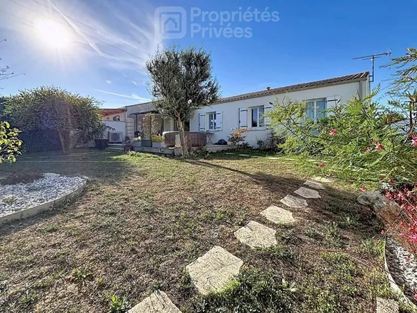 A louer Maison Saint Sauveur d'Aunis 90 m2 - 3 chambres - garage - jardin clos