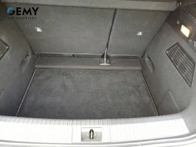 Renault Megane e-tech ev60 220 ch super charge — photo 6