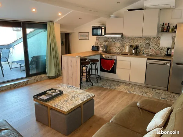 Charment T3 neuf meuble climatisé en plein centre de Meze avec terrasse tropezienne sans vis à vis