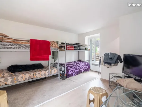 Studio 1 pièce 27 m²