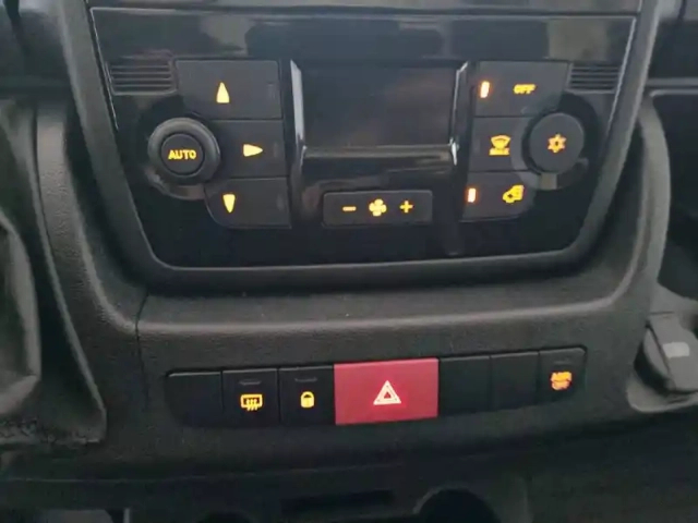 Peugeot Boxer tole 3.5 t l4h2 maxi bluehdi 140 s&amp;s bvm6 — photo 24
