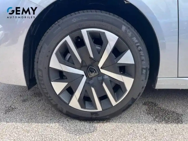 Peugeot 208 100 s&amp;s bvm6 — photo 11