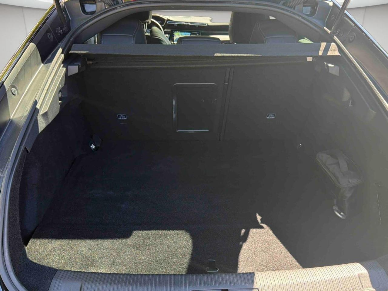 Peugeot 508 plug-in hybrid 225 allure e-eat8 + cuir / toit ouv — photo 5