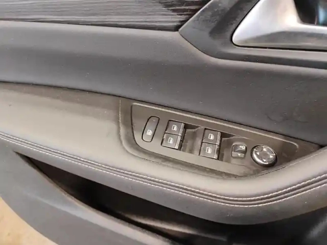 Peugeot 508 sw hybrid 225 e-eat8 gt pack — photo 20