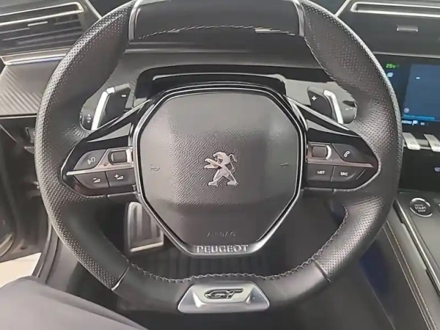 Peugeot 508 hybrid 225 e-eat8 — photo 32