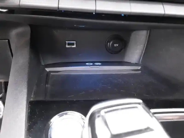 Peugeot 3008 hybrid4 300 e-eat8 — photo 25