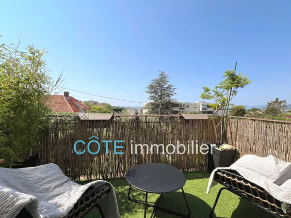 Quartier Badine 3 pièces 76 m² vue très dégagée, aperçus mer