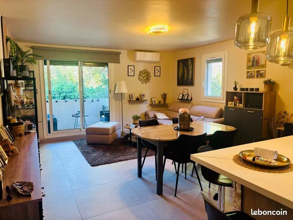 T4 84 m² entièrement rénové - 3 chambres, balcon, parking