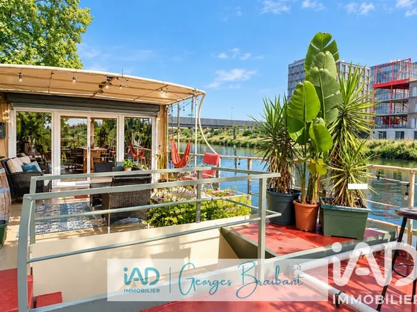 Péniche 10 pièces 260 m²