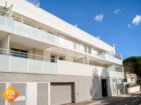 Castelnau-le-Lez Élégant T2 avec terrasse et garage en sou