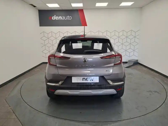 Renault Captur e-tech plug-in 160 — photo 2