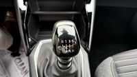 Peugeot 2008 1.2 PureTech 100ch S&S Active — photo 29