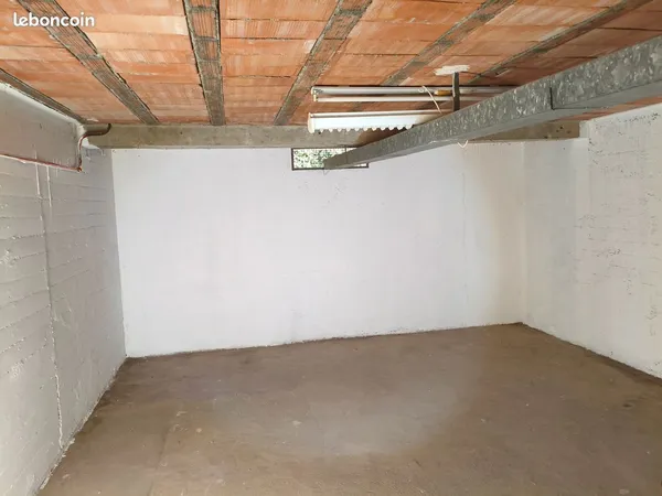 A louer cave 20m² sur carnoux