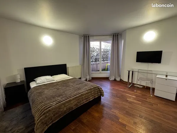 Studio 34 m² à Courbevoie Faubourg de l'Arche
