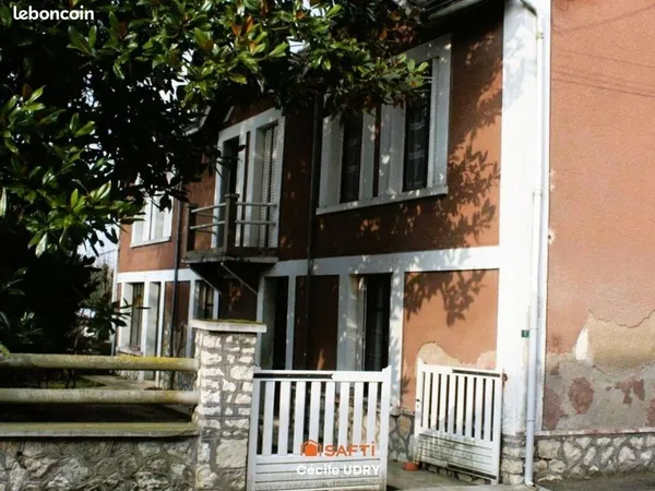Maison 11 pièces 415 m²