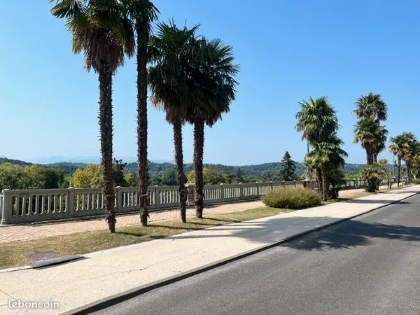 Studio meublé 30 m² - Boulevard des Pyrénées à Pau
