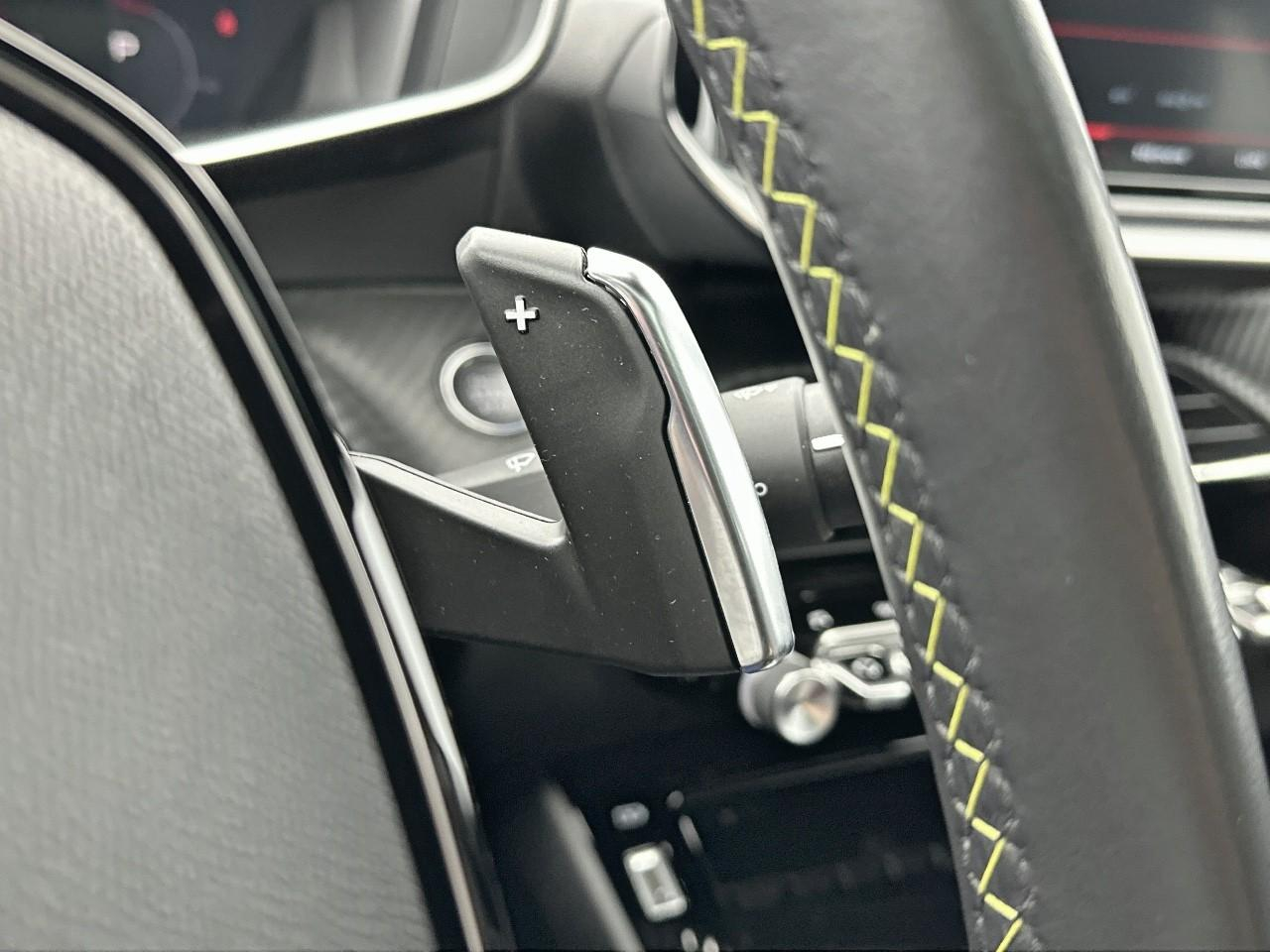 Peugeot 2008 puretech 130 s&s eat8 gt — photo 19