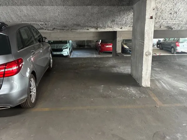 Place de parking 75009