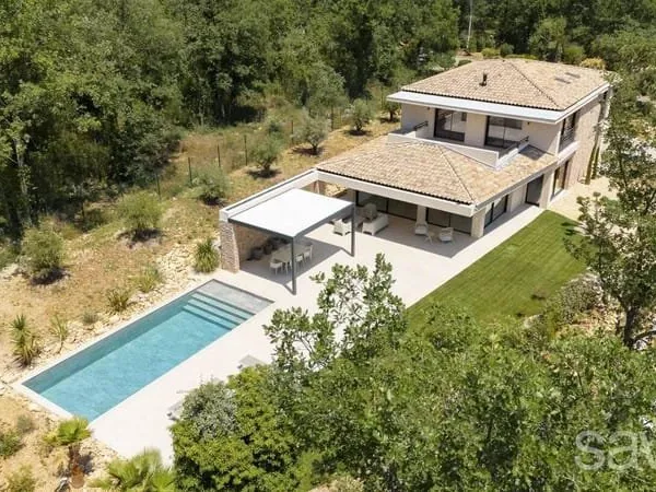 Villa 240 m²