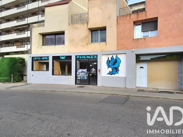 Local commercial 1 pièce 260 m²